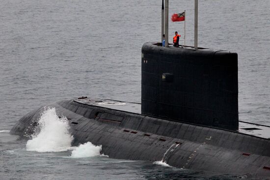 Russian navy conducts submarine rescue exercise