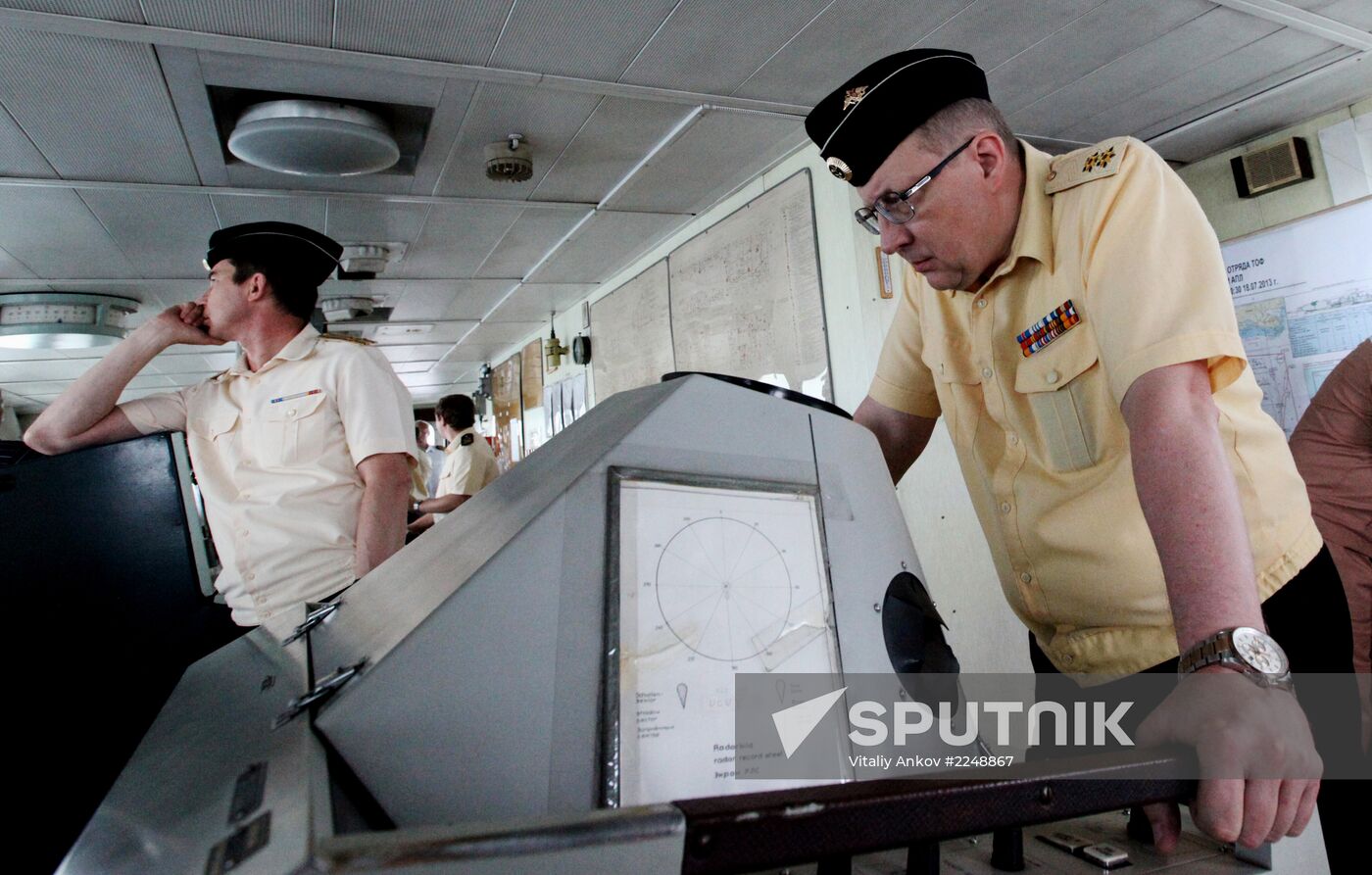 Russian navy conducts submarine rescue exercise