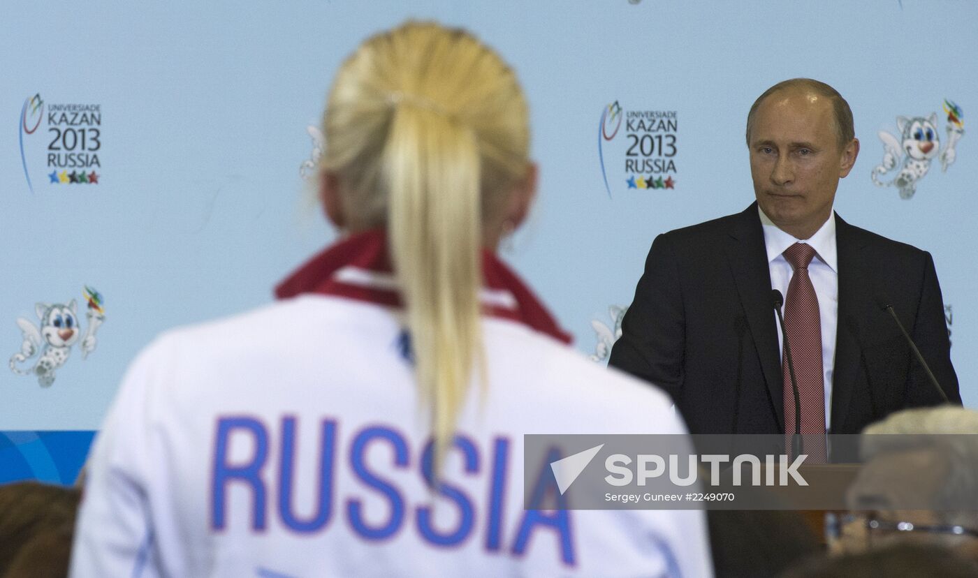 Vladimir Putin meets with medalists of 27th Universiade in Kazan