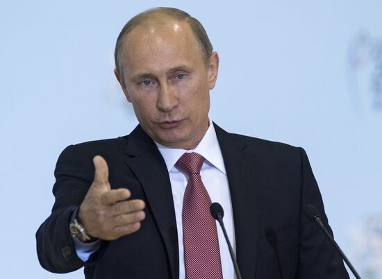 Vladimir Putin meets with medalists of 27th Universiade in Kazan