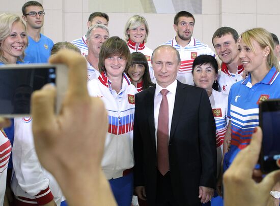 Vladimir Putin meets with medalists of 27th Universiade in Kazan