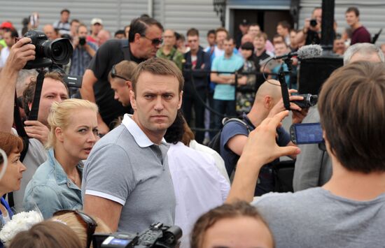 Alexei Navalny arrives in Moscow