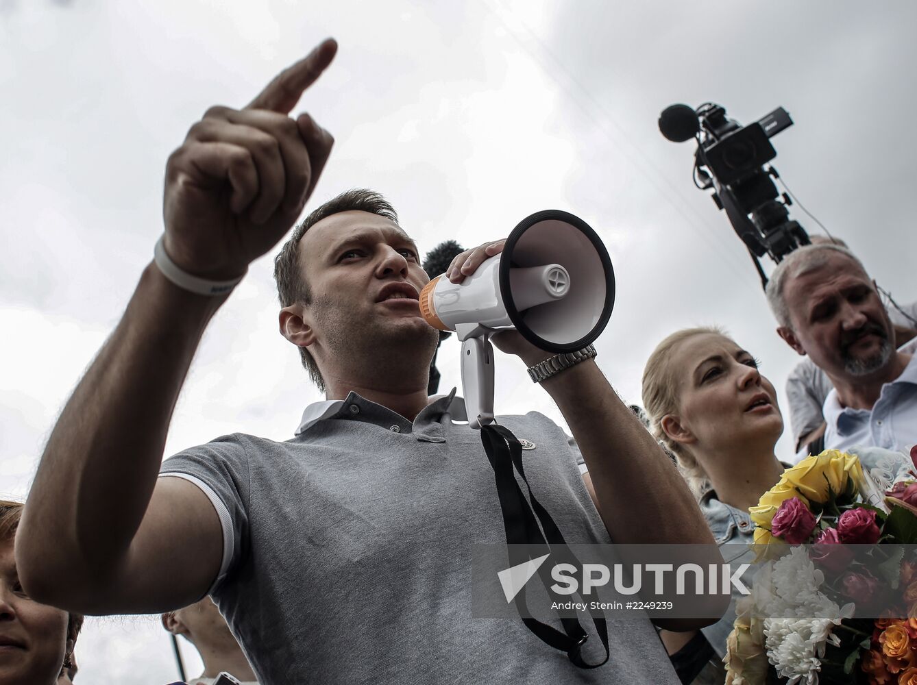 Alexei Navalny arrives in Moscow