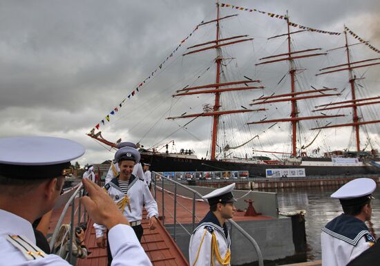 Sedov sailing ship arrives in St. Petersburg