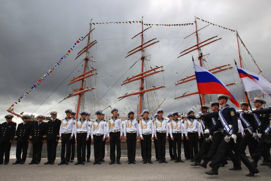 Sedov sailing ship arrives in St. Petersburg