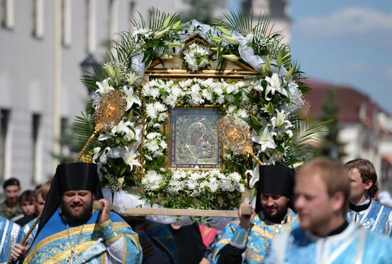 Sacred procession marks day of Kazan Mother of God Icon