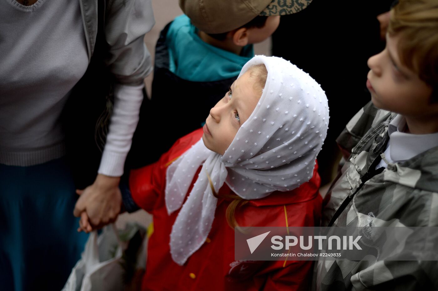 Pilgrims line up to see Cross of St. Andrew the First-Called