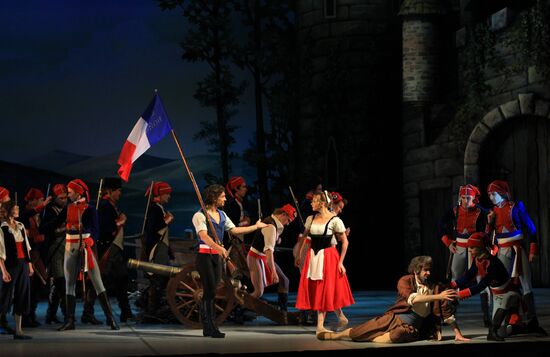 Dress rehearsal of ballet Flames of Paris