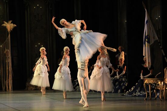 Dress rehearsal of ballet Flames of Paris