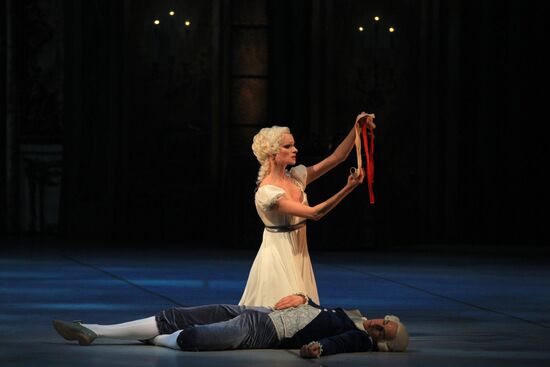 Dress rehearsal of ballet Flames of Paris