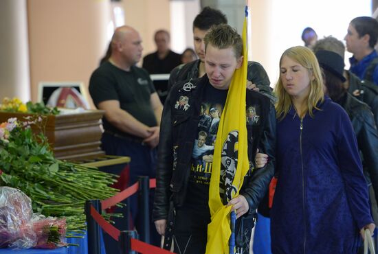 Paying last respects to Korol i Shut frontman Mikhail Gorshenev