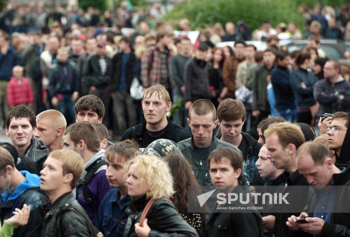 Paying last respects to Korol i Shut frontman Mikhail Gorshenev