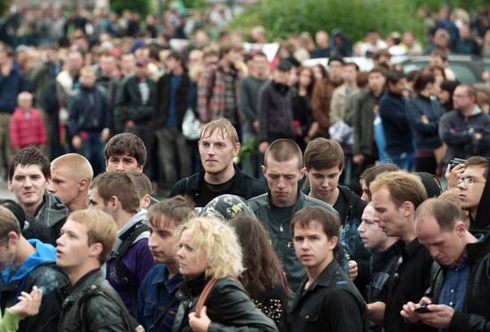 Paying last respects to Korol i Shut frontman Mikhail Gorshenev