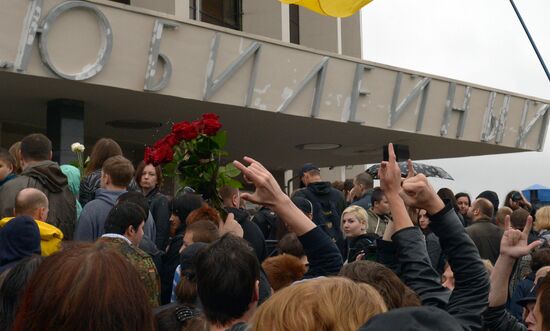 Paying last respects to Korol i Shut frontman Mikhail Gorshenev