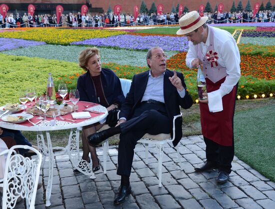 Flower festival closes on Red Square