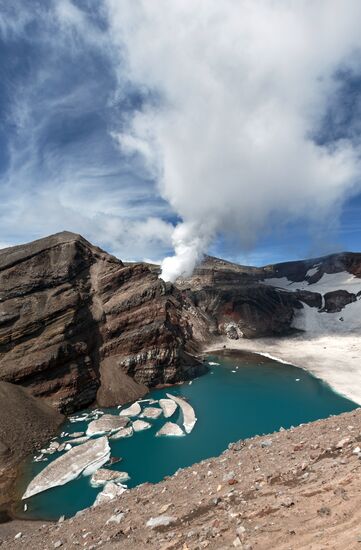 Volcano Gorely on Kamchatka