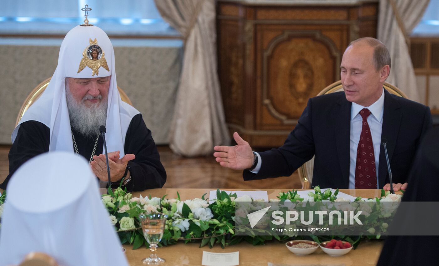 Vladimir Putin meets with top Orthodox Church clergy