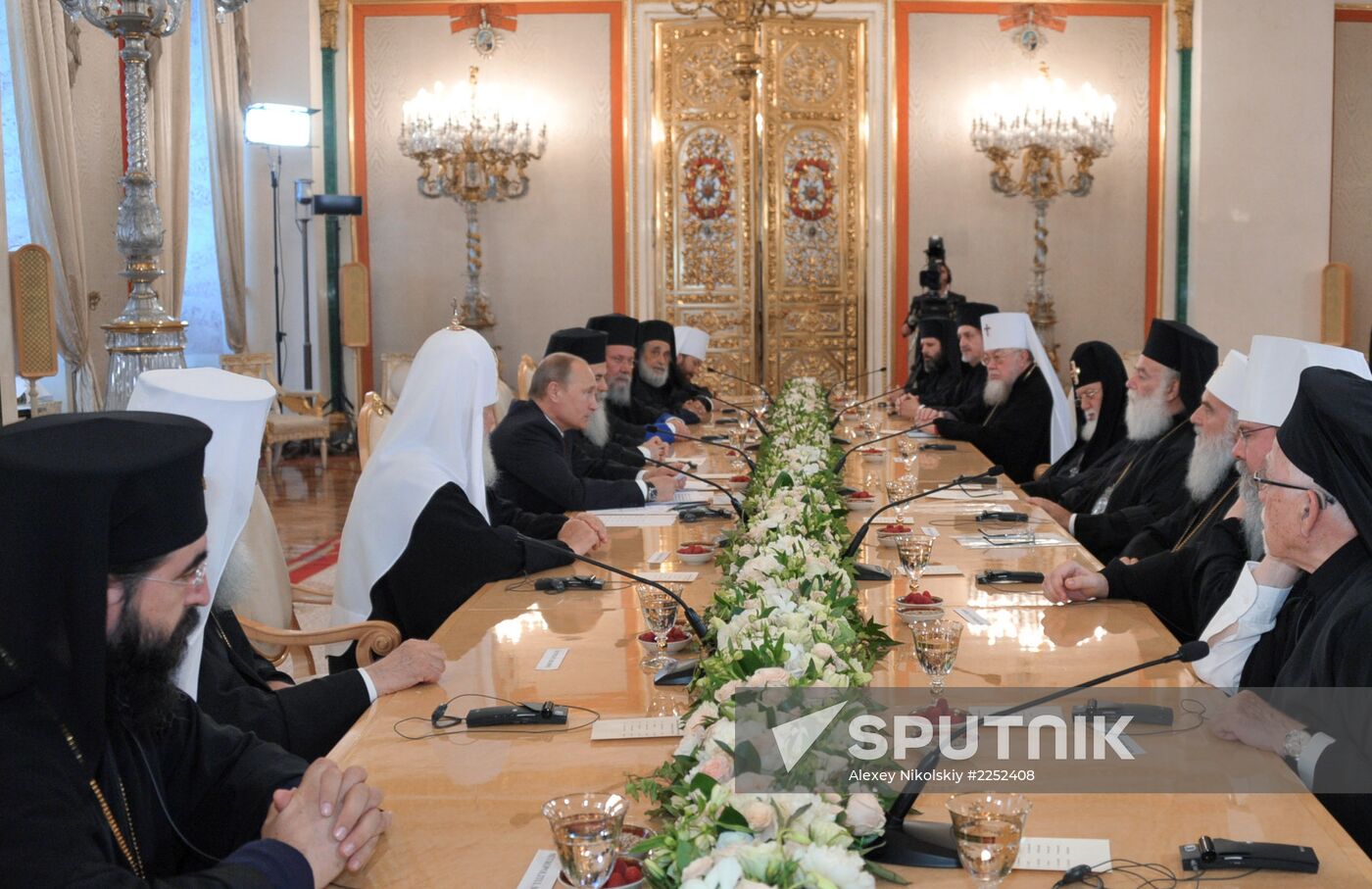 Vladimir Putin meets with top Orthodox Church clergy