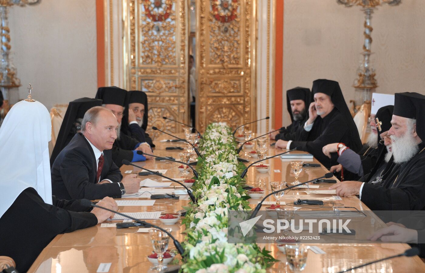 Vladimir Putin meets with top Orthodox Church clergy