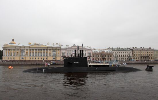 Final rehearsal for Navy Day parade in St. Petersburg