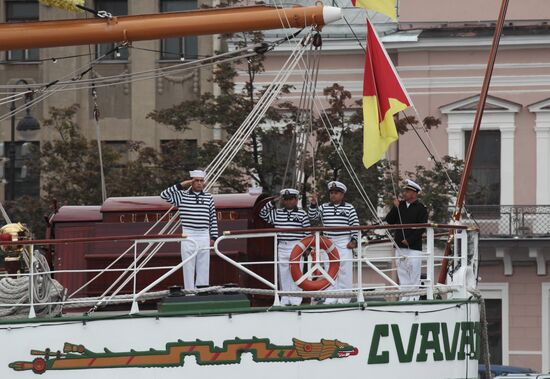 Final rehearsal for Navy Day parade in St. Petersburg