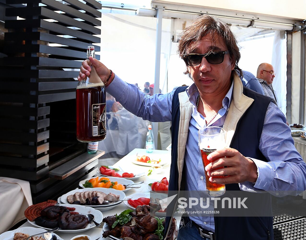 Lunch for friends of lawyer and restaurateur Alexander Rappoport