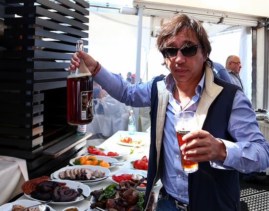 Lunch for friends of lawyer and restaurateur Alexander Rappoport