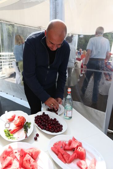 Lunch for friends of lawyer and restaurateur Alexander Rappoport
