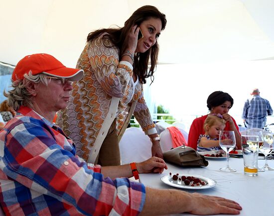 Lunch for friends of lawyer and restaurateur Alexander Rappoport