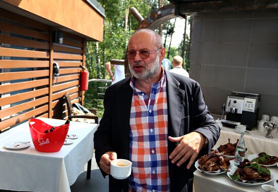 Lunch for friends of lawyer and restaurateur Alexander Rappoport