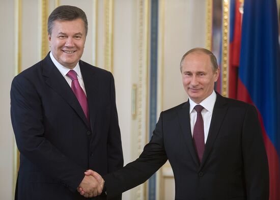 Vladimir Putin visits Kiev