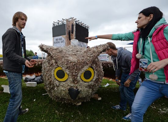 Preparations for festival of homemade flying machines