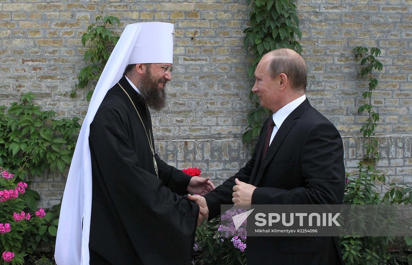 Vladimir Putin visits Kiev