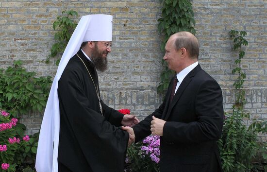 Vladimir Putin visits Kiev