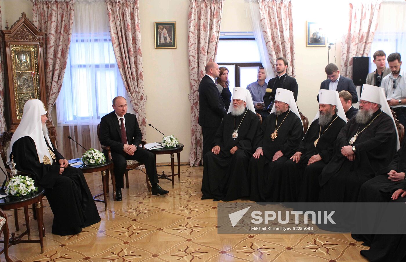 Vladimir Putin visits Kiev