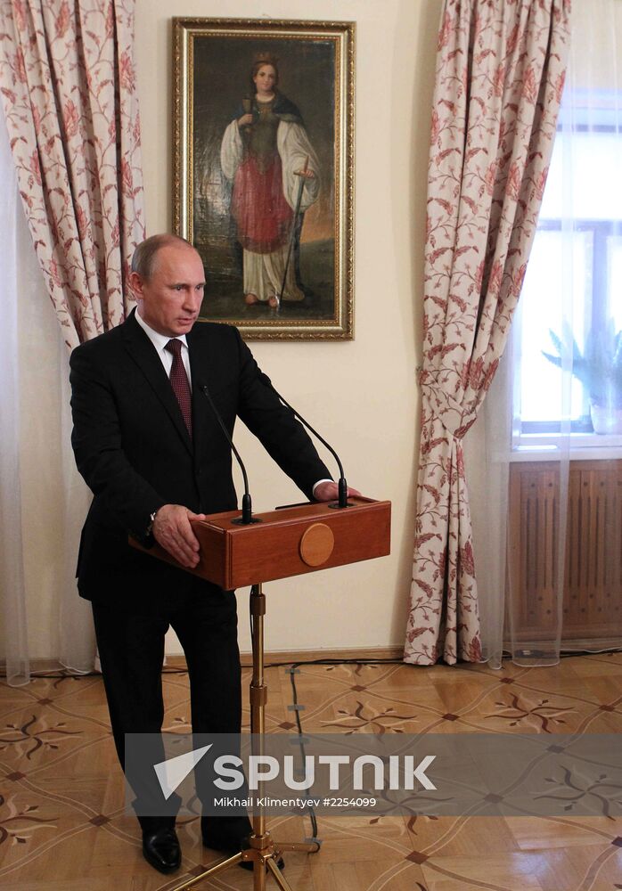 Vladimir Putin visits Kiev