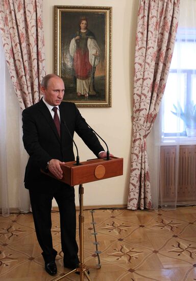 Vladimir Putin visits Kiev