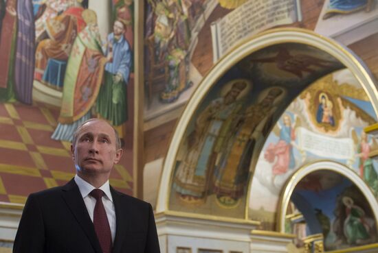 Vladimir Putin visits Kiev