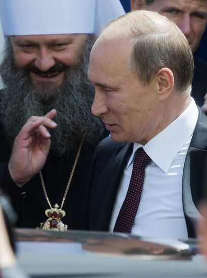 Vladimir Putin visits Kiev