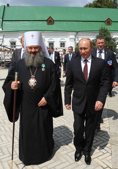 Vladimir Putin visits Kiev