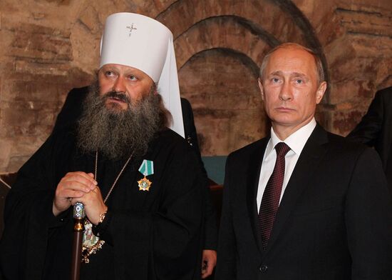 Vladimir Putin visits Kiev