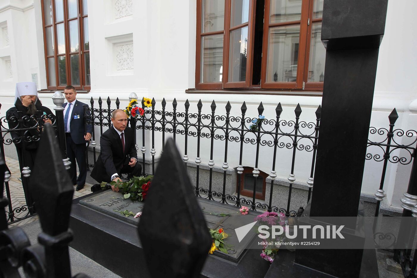 Vladimir Putin visits Kiev