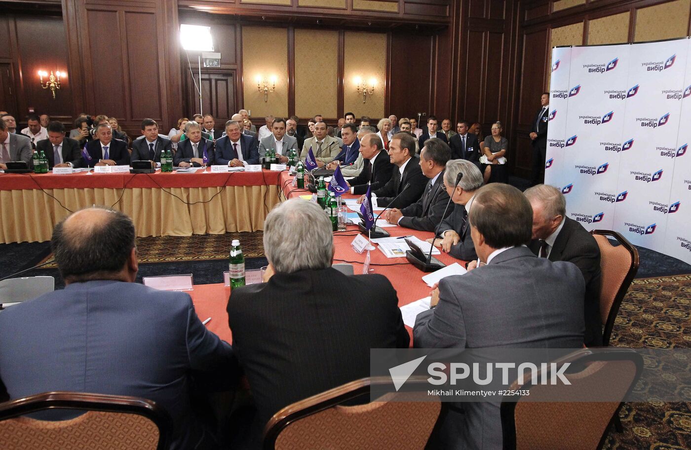 Vladimir Putin visits Kiev