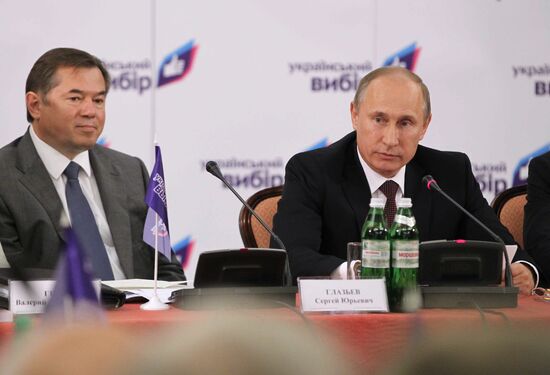 Vladimir Putin visits Kiev