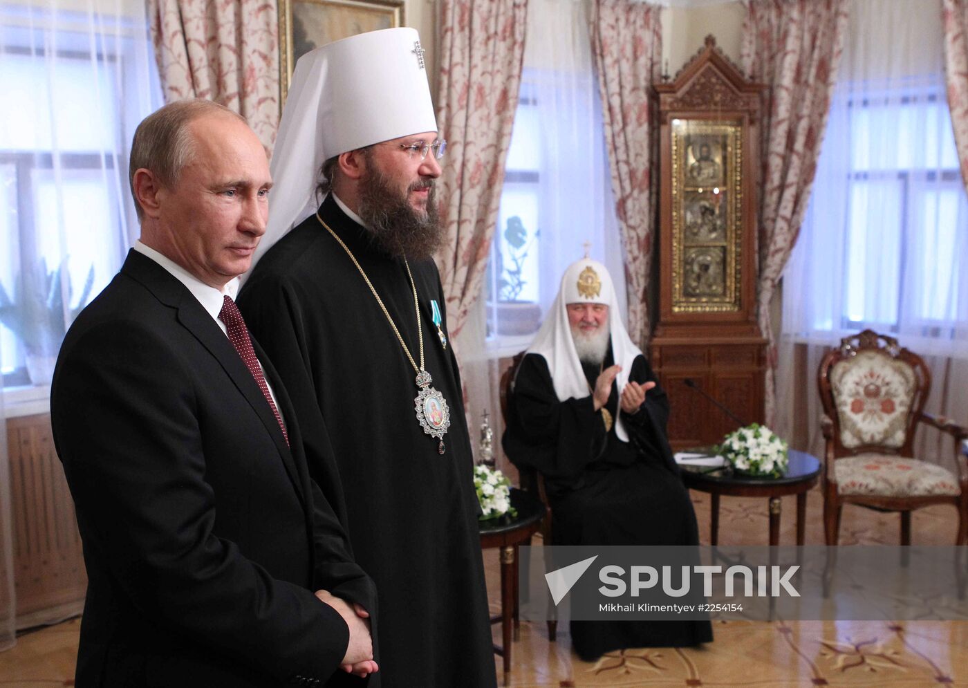 Vladimir Putin visits Kiev