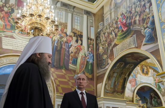 Vladimir Putin visits Kiev