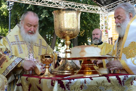 Divine Liturgy in Sobornaya Square at Kiev Pechersk Lavra