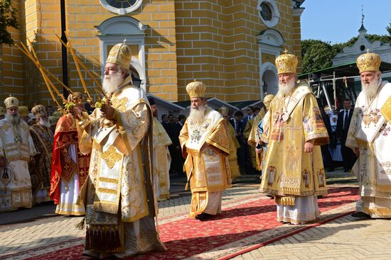 Divine Liturgy in Sobornaya Square at Kiev Pechersk Lavra