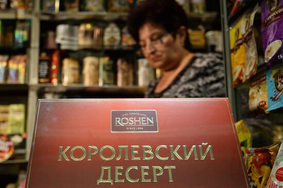 Onishchenko bans imports of Roshen chocolate in Russia