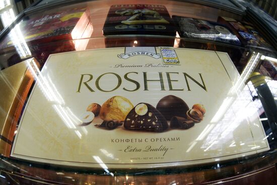 Onishchenko bans imports of Roshen chocolate in Russia